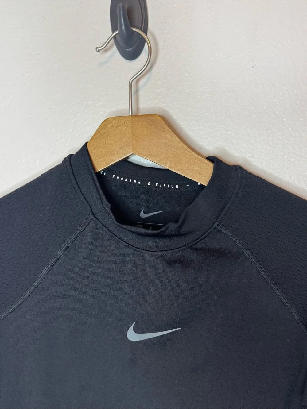NWT Nike Women's Run Division Engineered Knit Running Top Long Sleeve Black